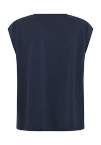 Sötétkék, rövid ujjú felső, puha anyagból készült, laza illeszkedésű, egyszerű dizájnnal, kerek nyakkivágással és látható minták nélkül.