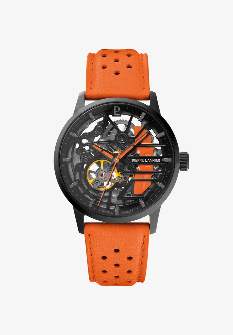 Reloj esqueleto con caja de metal negro, correa de cuero naranja perforado y detalles del movimiento visibles; incluye elementos en negro y naranja que contrastan.
