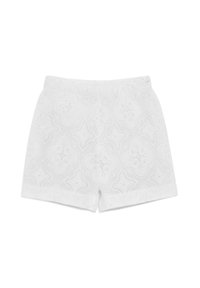 Short blanc à ourlet festonné et motif en broderie anglaise florale, taille élastique, posé à plat sur un fond blanc uni.