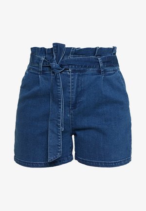 Jeansshorts i mörkblått med hög midja och ett matchande bälte i tyg. Har en mjuk yta och uppvikta fållar.