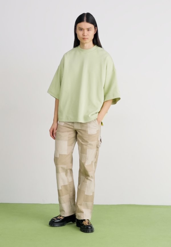 CARPENTER PANT - Relaxed fit jeans - desert sand3