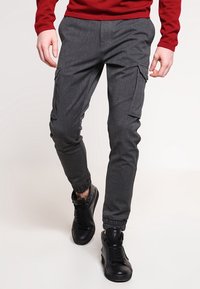 BOSS CASUAL Kapsáče - grey