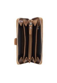 Portefeuille en cuir marron, fermeture zippée, plusieurs emplacements pour cartes, deux compartiments, doublure en tissu noir contrasté, texture lisse et forme structurée.