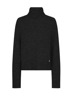 Svart turtleneck-genser med lange ermer, teksturert strikket stoff og cropped silhuett. Har en liten metalllogo foran.