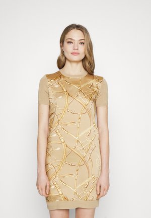 EQUESTRIAN DRESS - Pouzdrové šaty - tan multi