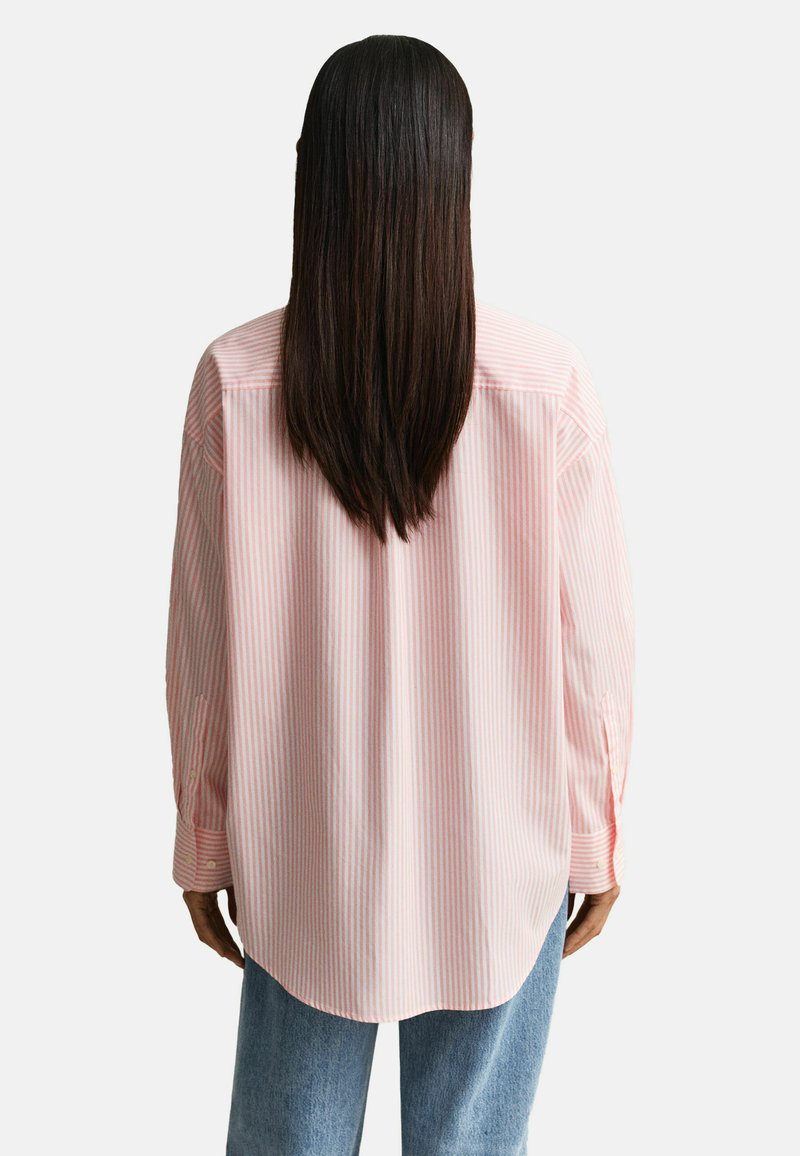 GANT OVERSIZED CLASSIC STRIPED - Košilová halenka - pink