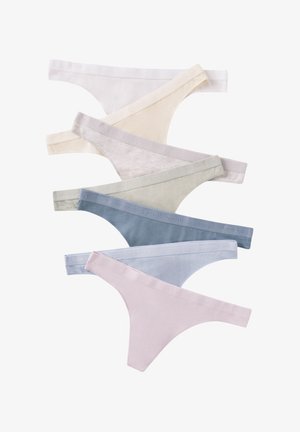 Sei pezzi di perizoma da donna in colori pastello impilati, ciascuno con un elastico con marchio in tonalità neutre morbide, blu e rosa.