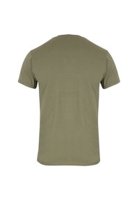 Camiseta verde olivo de algodón, con un clásico cuello redondo, manga corta y una superficie lisa, ligeramente texturizada.