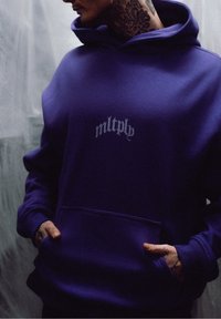 Multiply Apparel Mikina s kapucí - purple