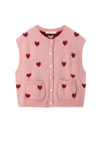 Cardigan sans manches en tricot rose avec des boutons à l'avant, décoré de petits cœurs rouges et de deux poches avant.