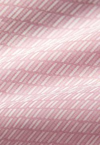 Next TRIMMED REGULAR FIT - Košile - damson pink