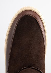 GANT Platform-nilkkurit - dark brown