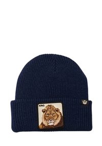 Berretto a maglia blu navy con finitura texturizzata e una toppa quadrata con un grafico di un leone e la parola "KING" in un angolo superiore.