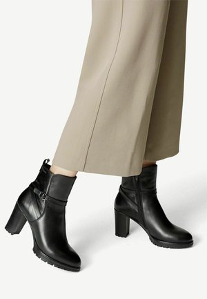 Tamaris, Bottines à talons hauts - black