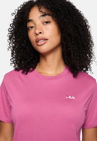 Fila BIENDORF - T-shirt basic - red violet