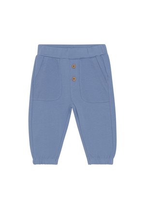 Helleblaue Sweatpants aus weichem Stoff, mit elastischem Bund, zwei Fronttaschen und drei Holzknöpfen an der Vorderseite.