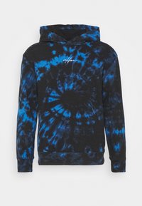 Černá mikina s kapucí se vzorem modrého tie-dye, dlouhými rukávy a přední kapsou typu klokan. Na hrudi je malé bílé logo.