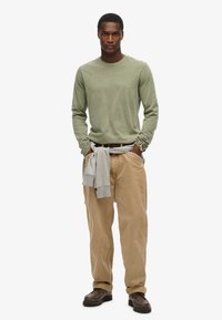 Superdry & Co CLASSIC ESSENTIAL - Langarmshirt - washed light khaki