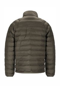 Olivengrøn polstret jakke med høj krave, horisontal quiltet design og elastiske manchetter. Glat, let tekstur, egnet til varme.