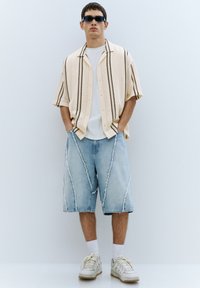 Thumbnail Image 5