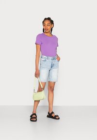 Vero Moda VMPAULA - T-shirt básica - hyacinth