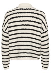 Neulottu villapaita, jossa on valkoisia ja mustia vaakaraitoja, korkea kaulus ja resorit hihansuissa, pehmeä pinta ja rento istuvuus.