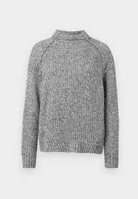 Suéter gris de punto con cuello alto, mangas largas y dobladillo acanalado. Presenta un patrón texturizado y un corte relajado.