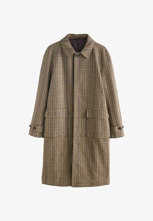 Hosszú gyapjúkabát barna, bézs és fekete hármas mintázattal, gombos záródással, két elülső fedeles zsebbel és gombos mandzsettával.