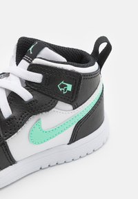 Jordan MID AL - Scarpe da basket - white/green glow/black