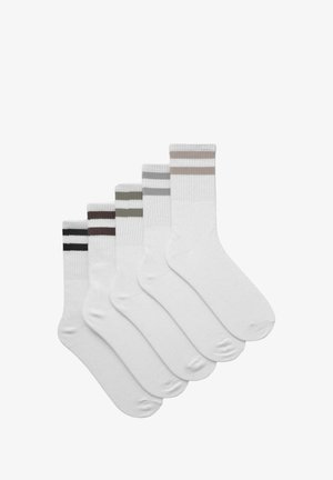 Cinque paia di calzini bianchi con strisce colorate in cima, nei colori nero, marrone scuro, verde oliva, grigio e marrone chiaro. Morbidi al tatto, di lunghezza alla caviglia.