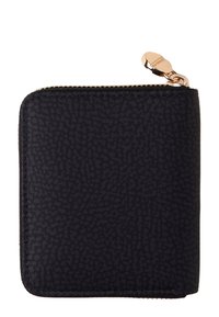 Portafoglio nero con zip, caratterizzato da un'esterno testurizzato, dotato di accessori in oro e una forma quadrata compatta. I dettagli includono un motivo discreto.