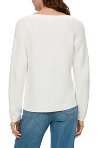 s.Oliver MIT V-AUSSCHNITT - Strickpullover - ecru