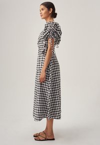THE FATED MIMMI WRAP - Jurk - gingham