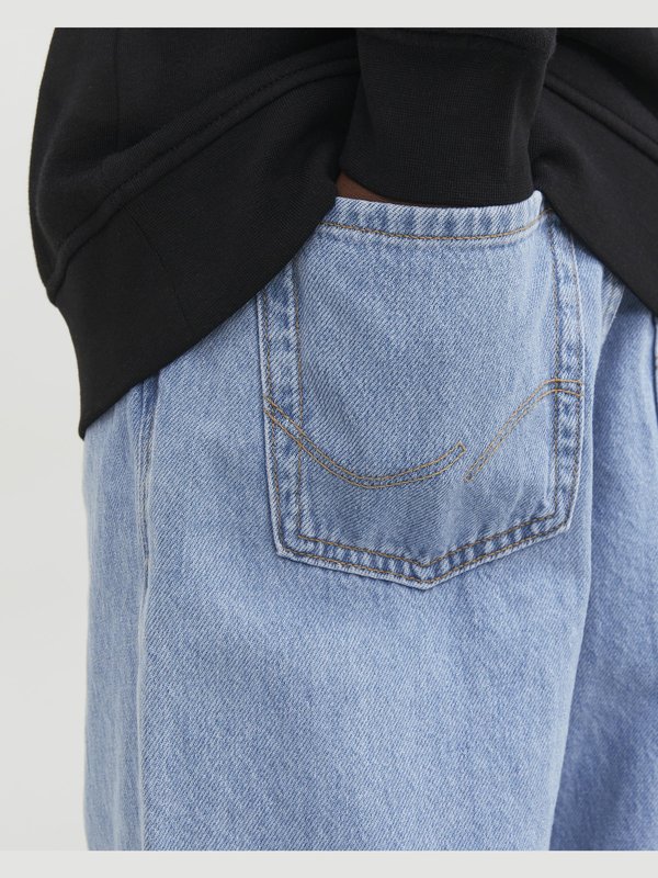 Alex - Relaxed fit jeans4