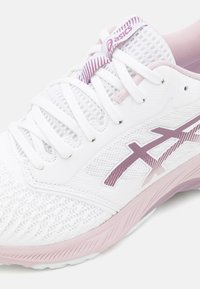 ASICS NETBURNER BALLISTIC 3 - Chaussures de volley - white/watershed rose
