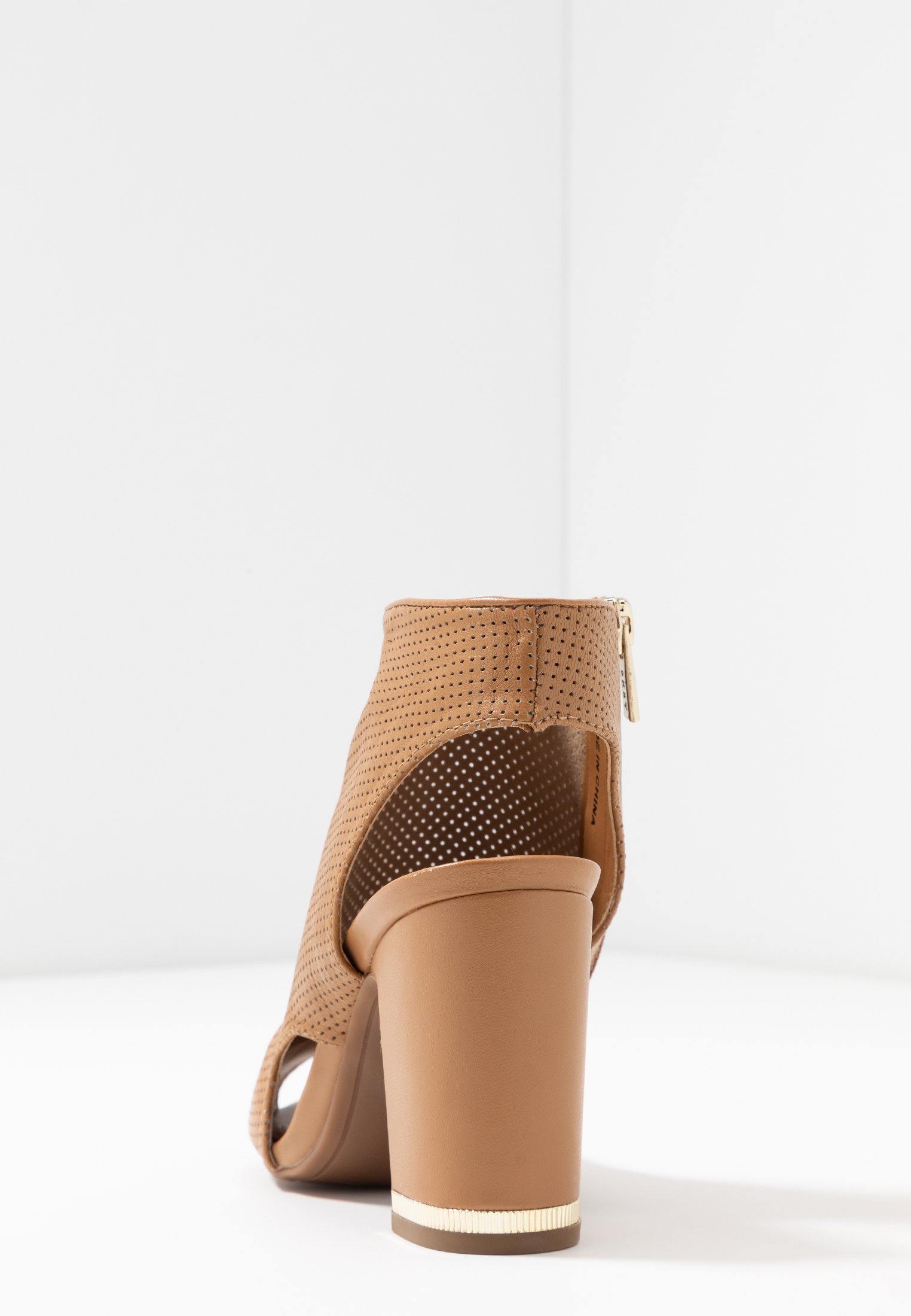 dkny hayden dress sandals