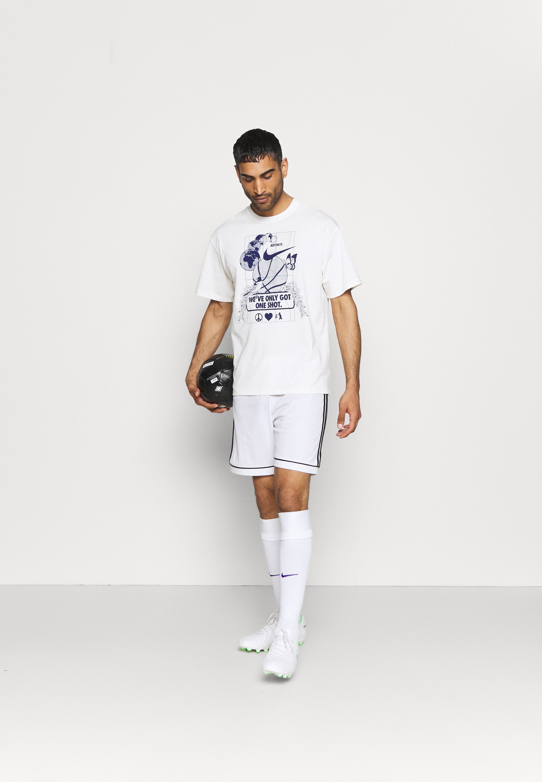 Nike Performance WE VE ONLY GOT ONE SHOT TEE - T-Shirt print -  pure/offwhite - Zalando.de