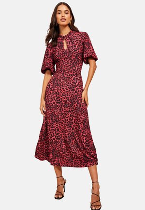 REGULAR FIT-TWIST FRONT KEYHOLE MIDI - Denné šaty - red