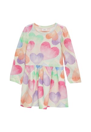 Langes cremefarbenes Kleid mit langen Ärmeln und geraffter Taille, mit einem Muster aus mehrfarbigen Pastellherzen in Pink, Lila, Grün und Orange.