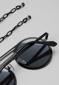 Urban Classics CHAIN SUNGLASSES - Akiniai nuo saulės - silver mirror/black