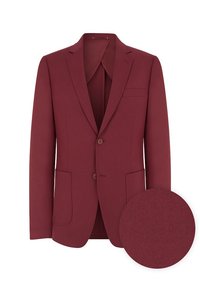 Burgundowa marynarka wykonana z textured tkaniny, z dwoma przednimi kieszeniami, klapami w kształcie notcha i zapięciem na dwa guziki; zawiera próbkę materiału.