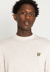 Lyle & Scott TURTLE NECK JUMPER - Camisola - light mist