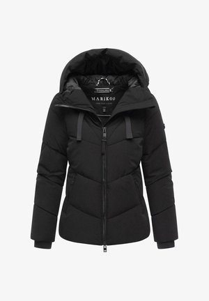 Czarna ocieplana kurtka z kapturem, z pełnym zamkiem z przodu, szczegółami ze sznurkiem i pikowaną fakturą. Wewnętrzne oznaczenie marki.