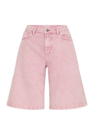 Roze denim shorts met hoge taille, vooraan knopen en rits, lussen voor een riem, en zij- en achterzakken.