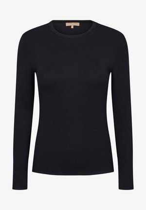 Haut noir à manches longues en maille côtelée avec un col rond, fabriqué à partir d'un tissu extensible. Présente une silhouette ajustée et un design épuré et minimal.