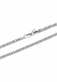 Sterling silver kedja i halsband med sammanlänkade länkdesign. Slät yta med en kräftklämma och gravyrdetaljer.