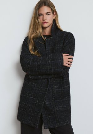 CUADRO BOLSILLOS FRONTALES - Short coat - azul oscuro