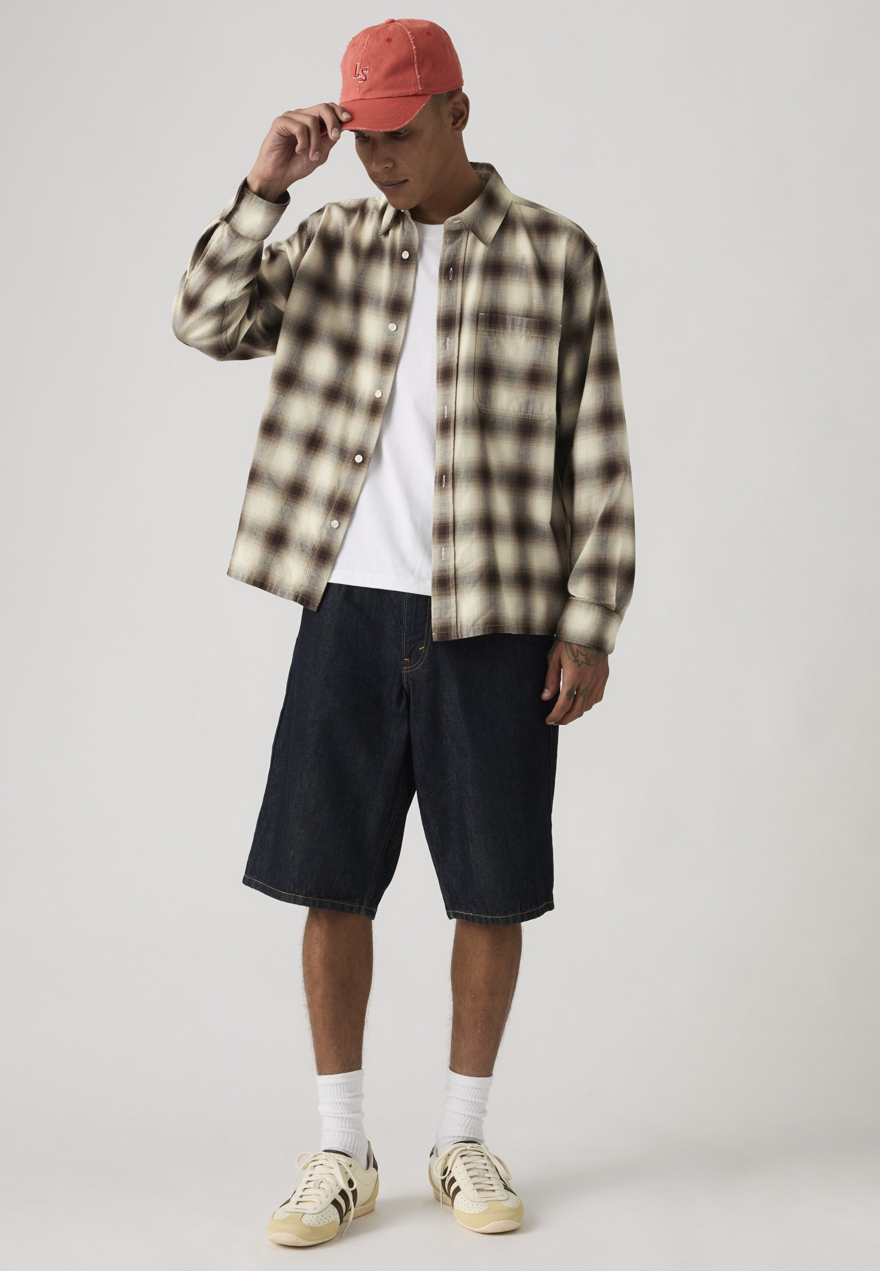 Levi's® 470® BAGGY SHORTS - Denim shorts - rinse ruler/dark-blue