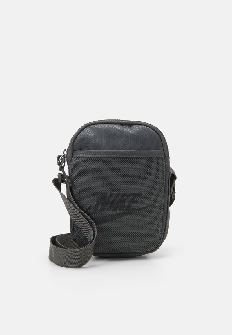 Nike Sportswear HERITAGE UNISEX - Mala a tiracolo - iron grey/black
