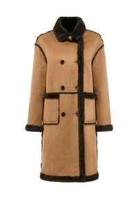 Brązowy płaszcz z owczej wełny z czarnym futrem, z kołnierzem, podwójnymi guzikami i dwiema przednimi kieszeniami. Dopasowany krój z długimi rękawami.
